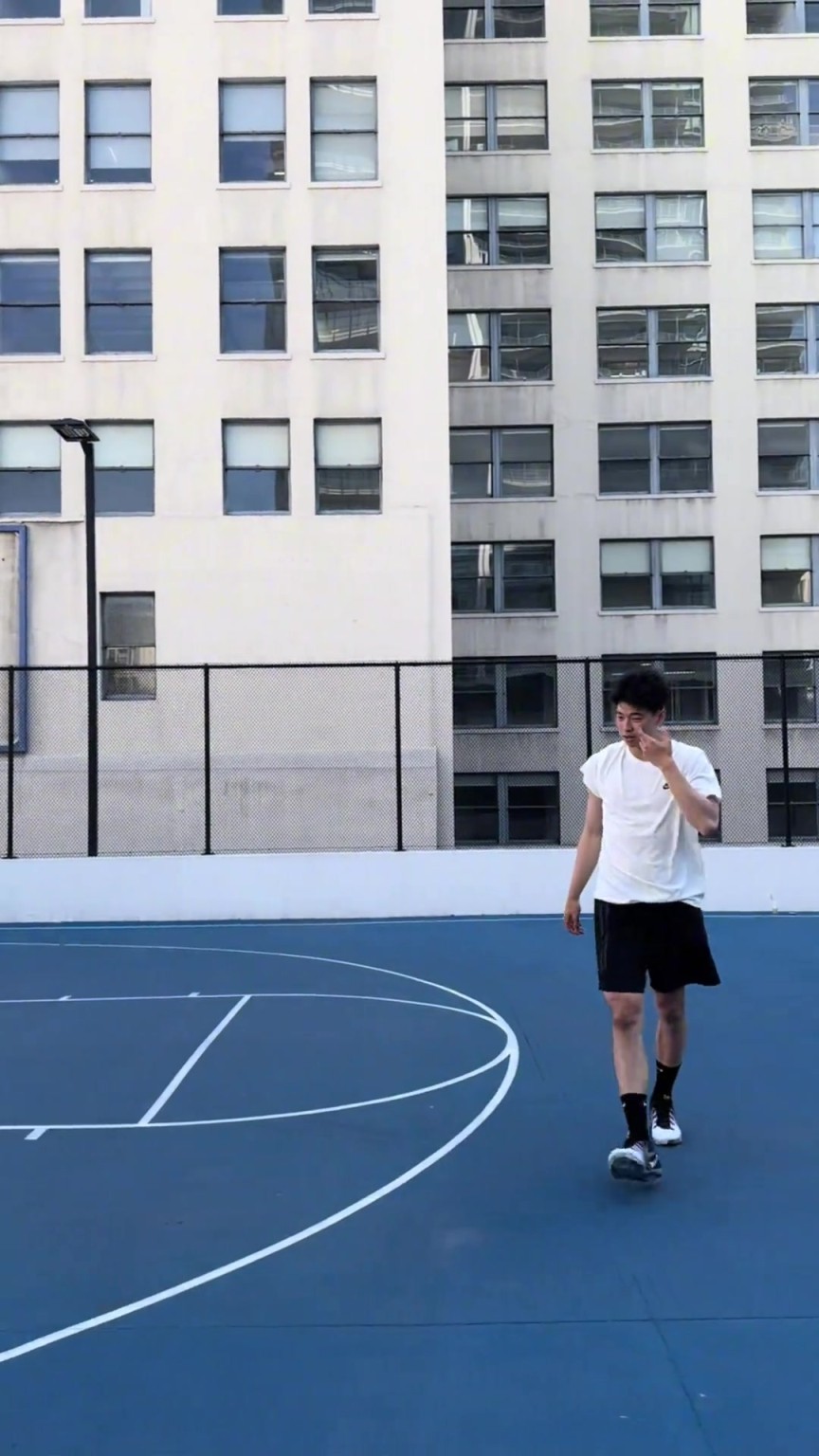 这样看小崔恢复的不错啊！小崔的在正式训练前独自小练