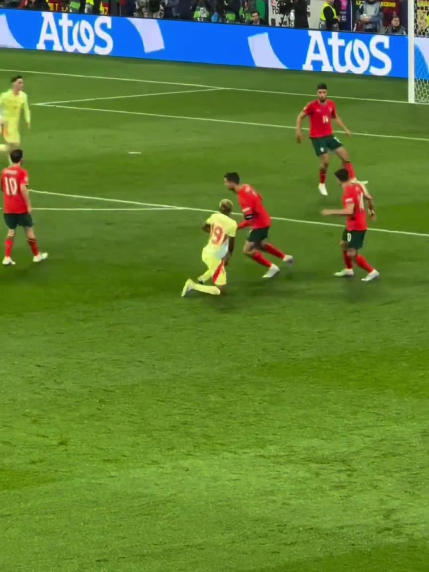 还能怎么黑❓️40岁C罗2次成功回防抢断亚马尔