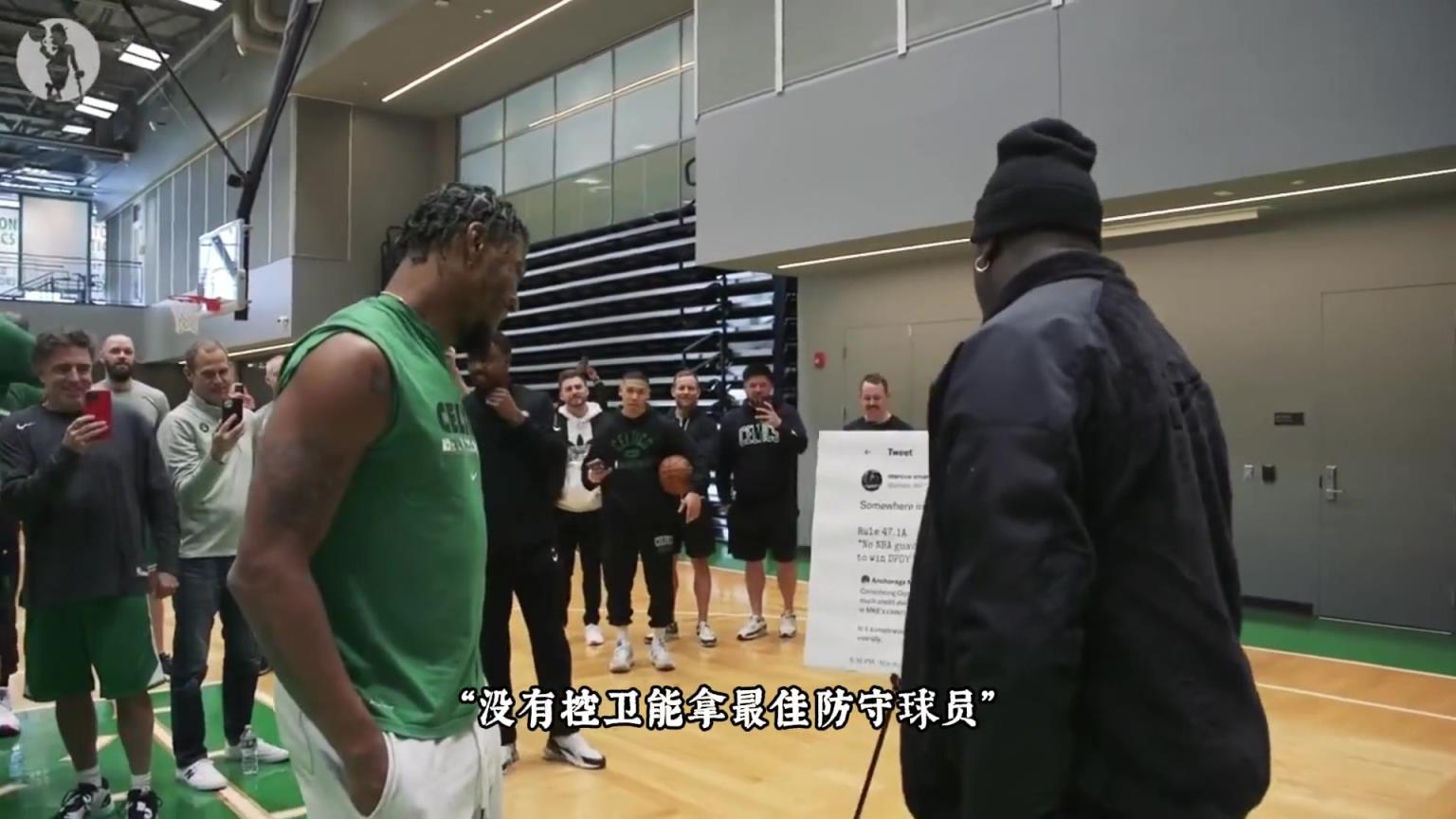 和东契奇完美互补？名场面：佩顿亲自为斯玛特颁DPOY！