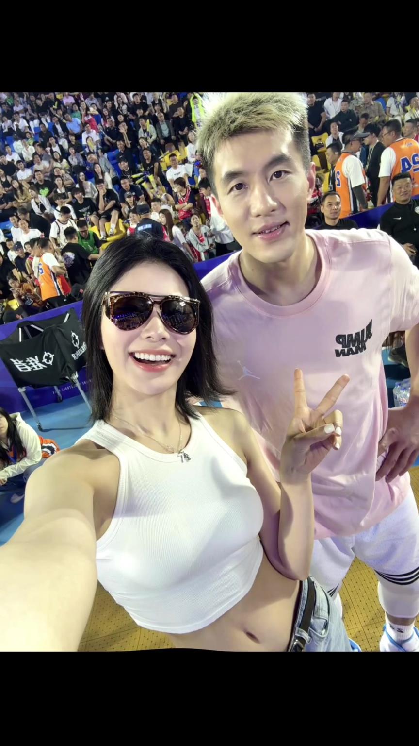 面对这样的美女，不知艾伦有没有动心