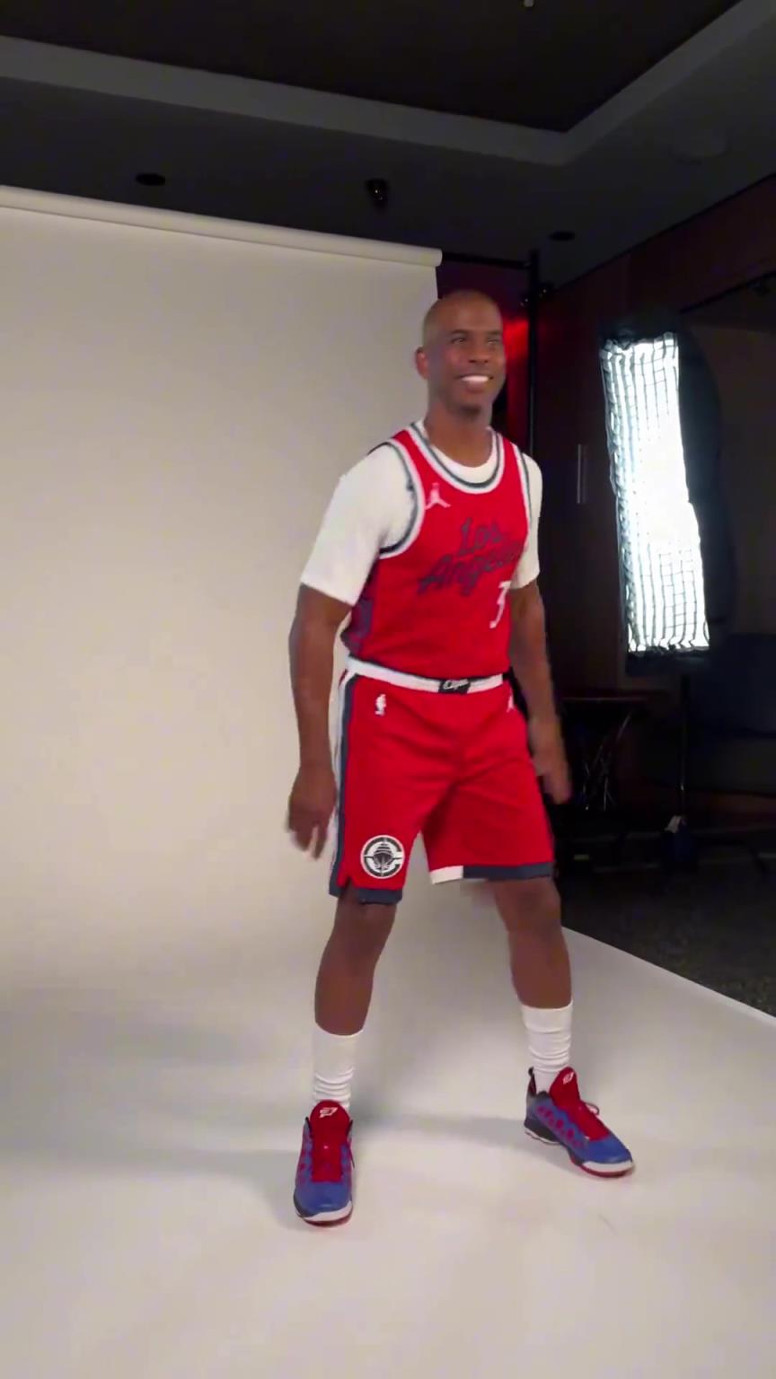 欢迎回家！保罗重披快船球衣拍摄定妆照！