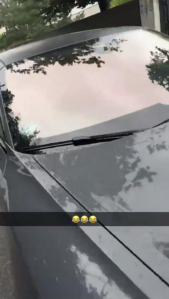 顺路的事！博埃搭奥利塞的车一起去报到！