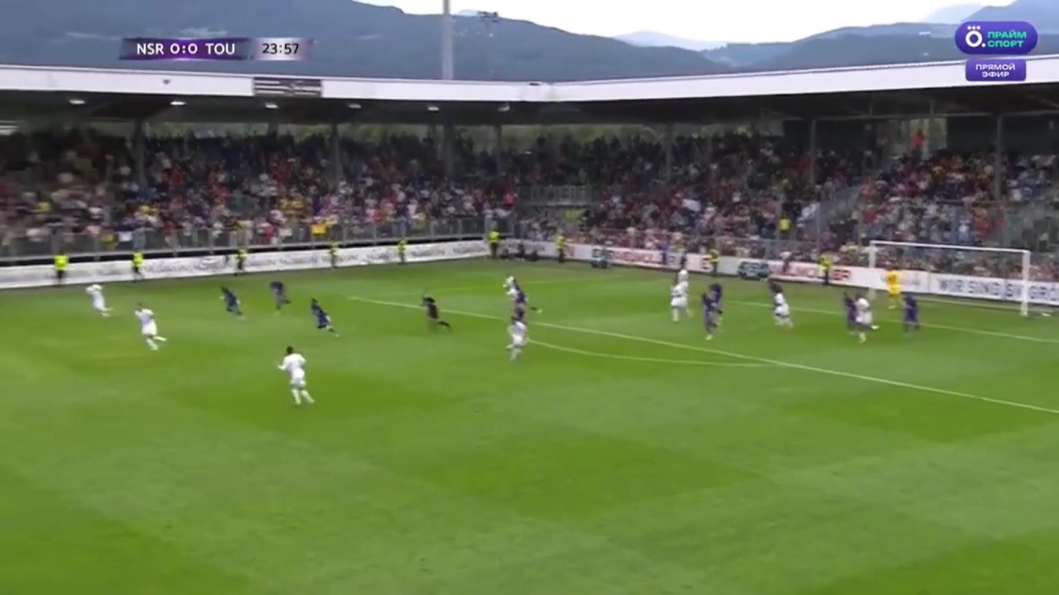 利雅得胜利落后！叶海亚失误送礼，扬-博霍单刀破门