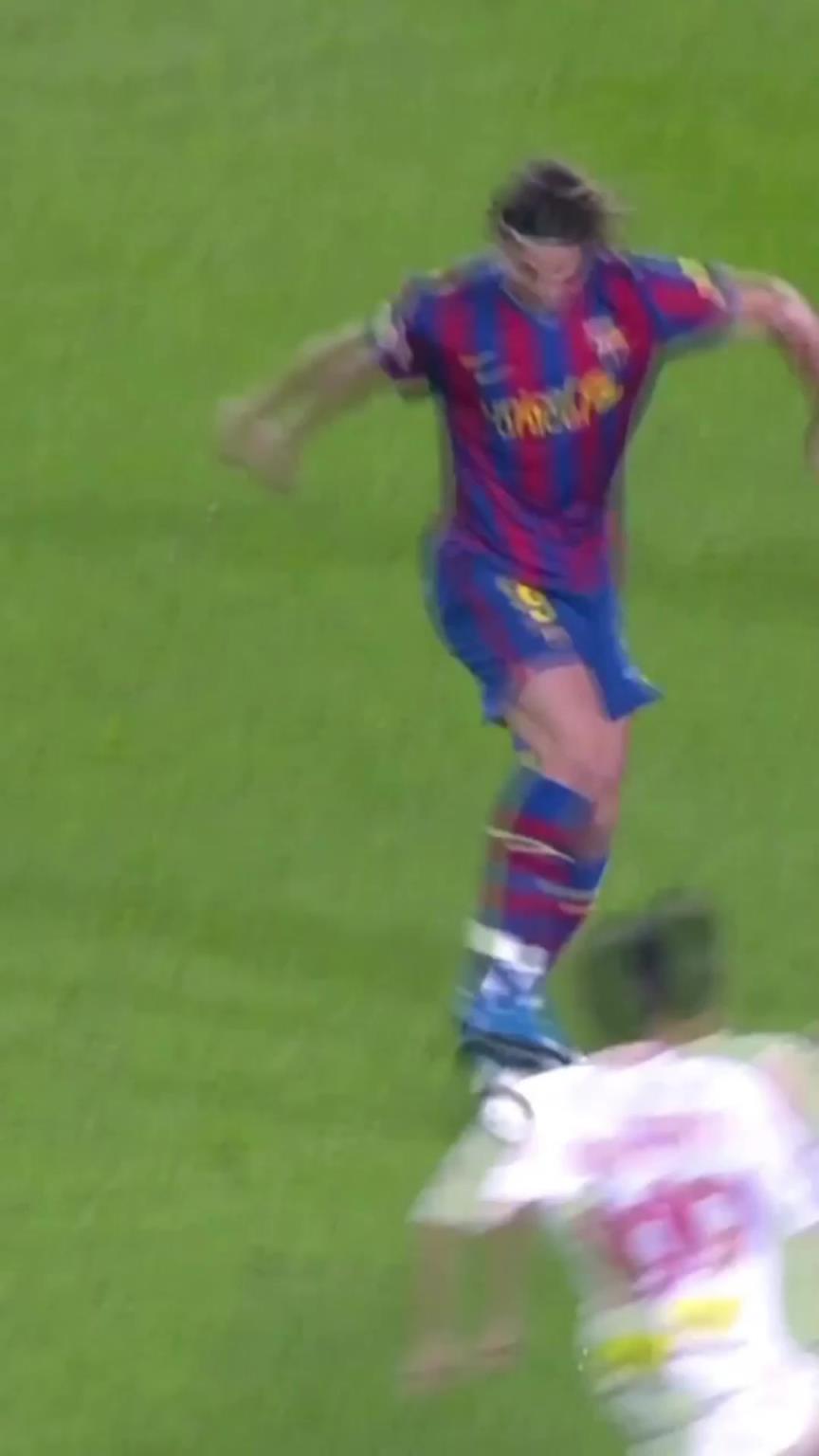 伊布：神仙球进多了，来个上帝视角助攻！