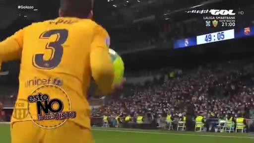 赶紧把球给我！名场面：皮克和维尼修斯起争执，两个人据理力争！