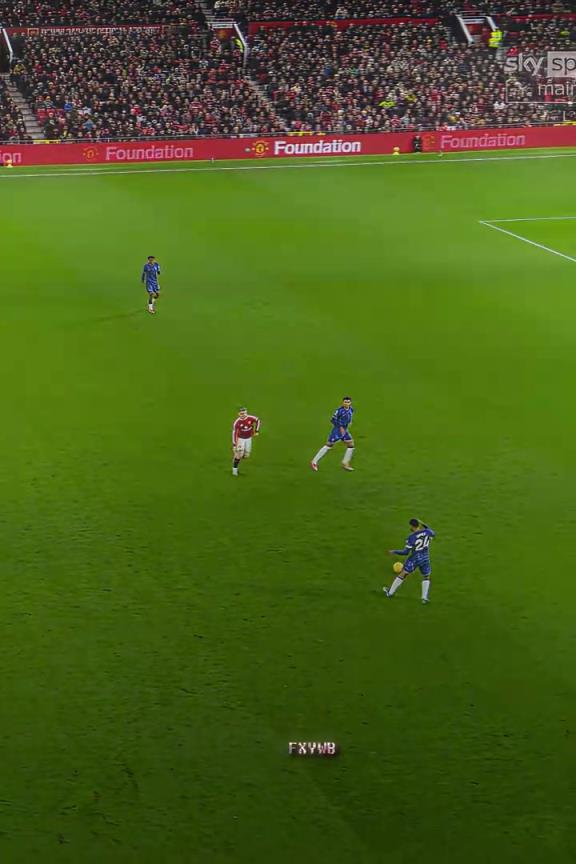 灵感乍现！帕尔默这个1过2太漂亮了！完美的一脚触球！