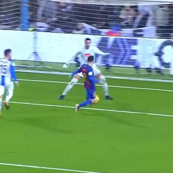 他是怎么做到的？梅西那些穿裆过人/进球名场面！简直不可思议！