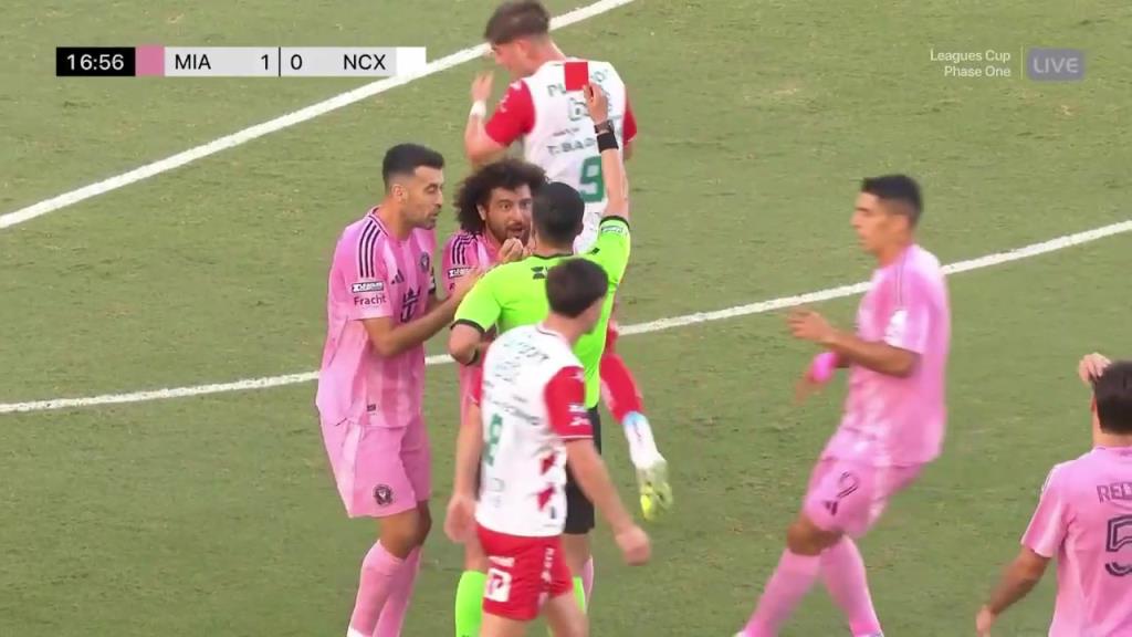 迈阿密少打一人！法尔肯被超车后拉倒对手！主裁出示红牌罚下！