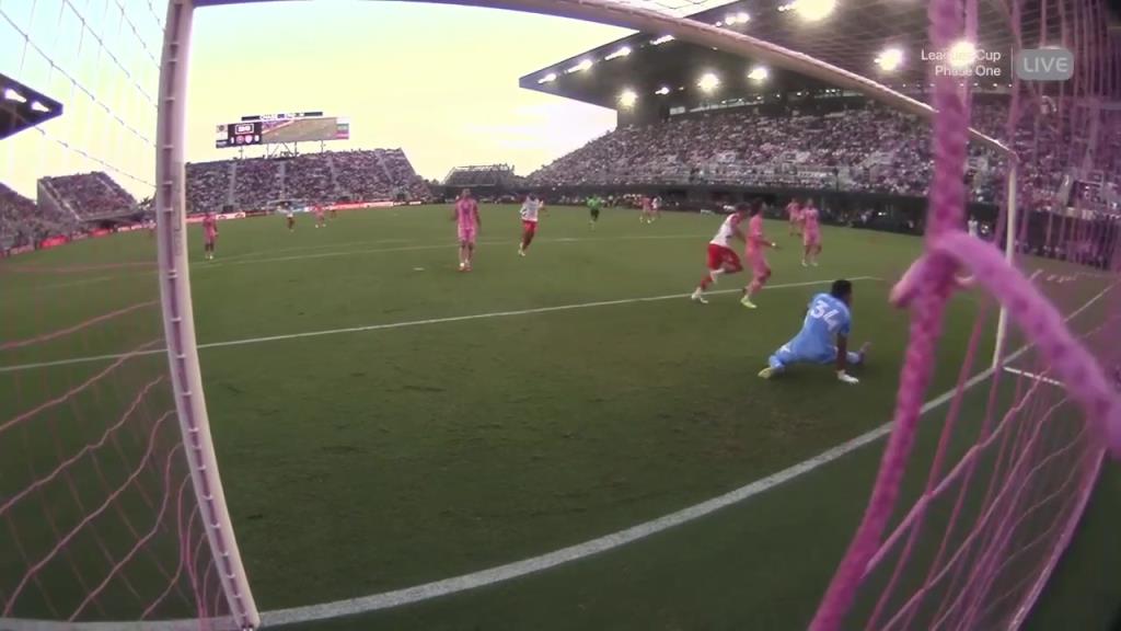 十人迈阿密1-1遭扳平！巴达洛尼门前包抄推射破门！