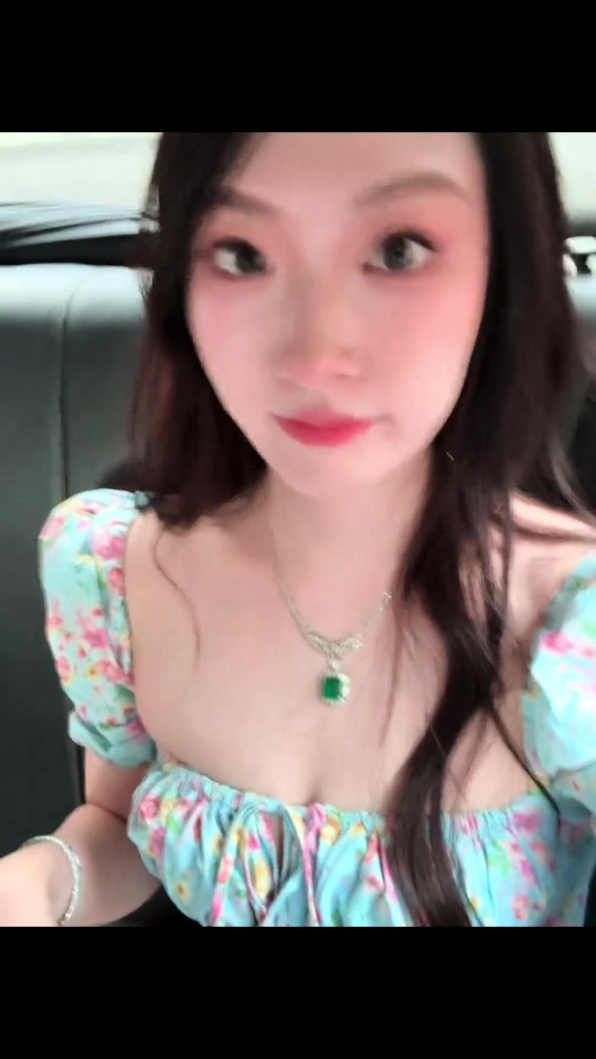 谢文能爱妻：度过了幸福的生日月，最好的朋友和最爱的人都在身边