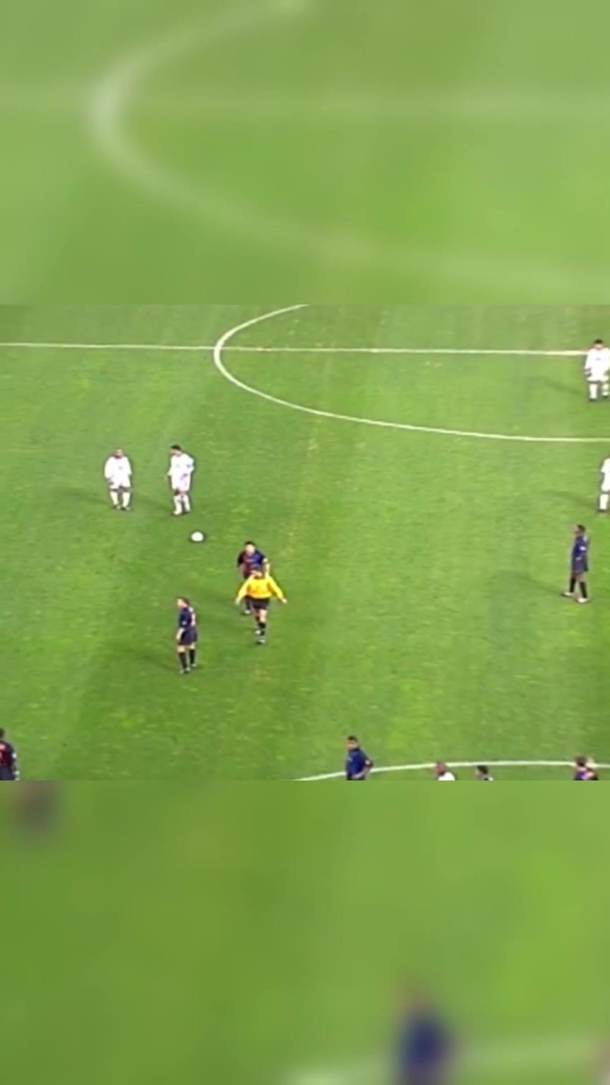 匪夷所思！这么远确定要打门吗？卡洛斯：这是哥的正常射程！