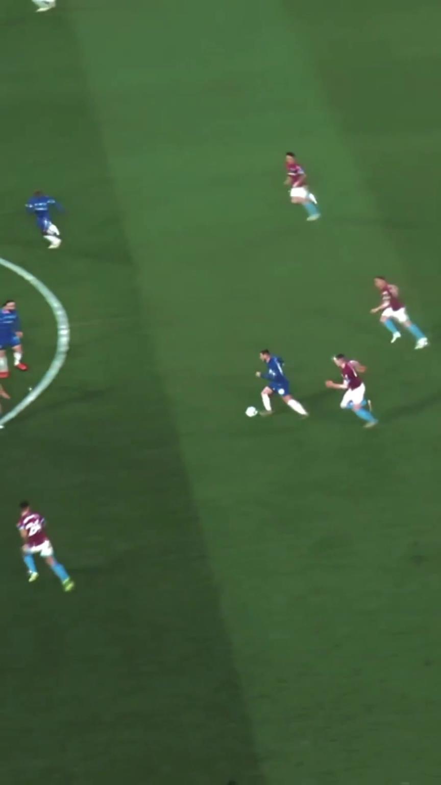 以前切尔西打不开局面，把球传给阿扎尔就完事了！