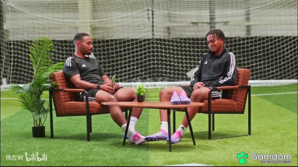 梅粉+1！主持人称梅西是GOAT，利物浦新星恩古莫哈连连点头