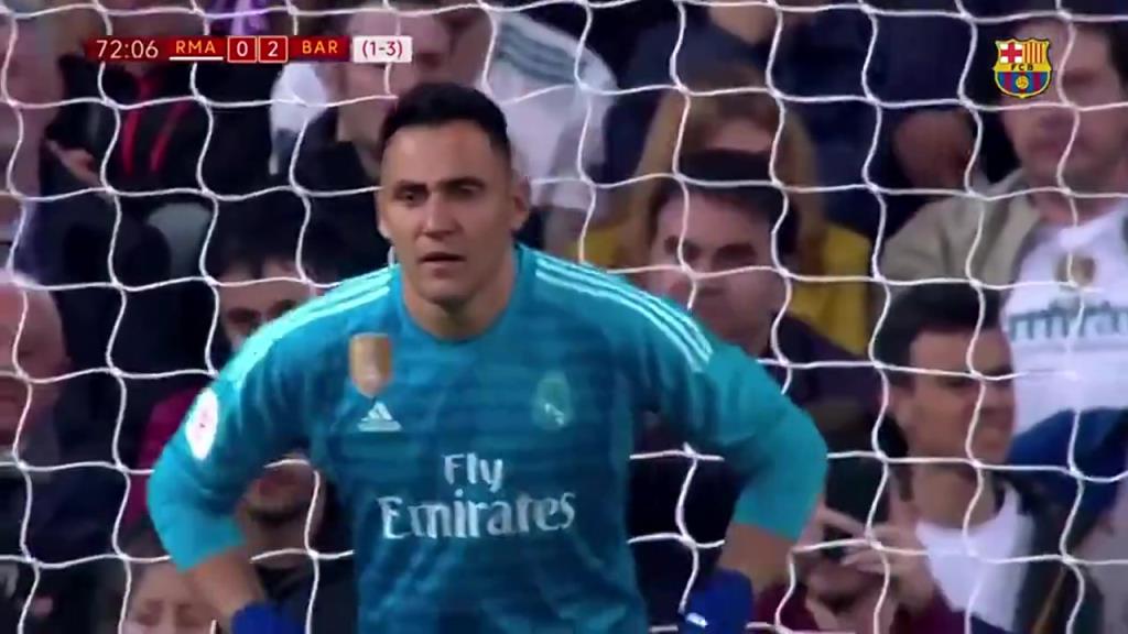 导播懂故事的？苏牙打进勺子点球，镜头给到前皇马门将纳瓦斯