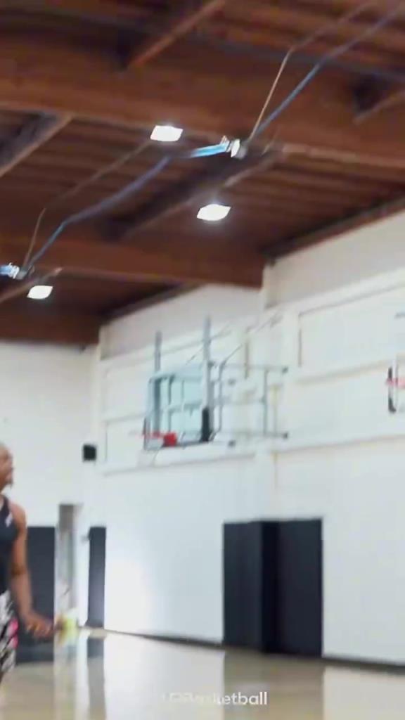 因祸得福？杰威加练左手！下赛季进攻无死角？