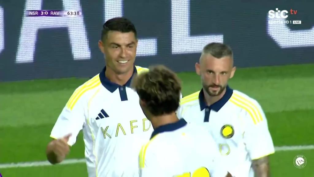 泰山压顶！C罗跃起头球破门梅开二度！韦斯利断球传中送助攻！