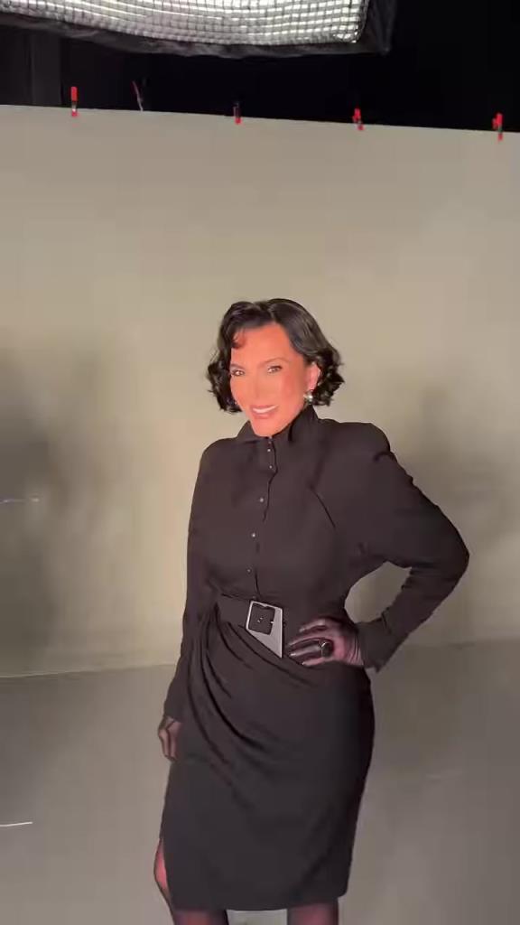 最佳防守阵容？卡戴珊全体女将登场亮相