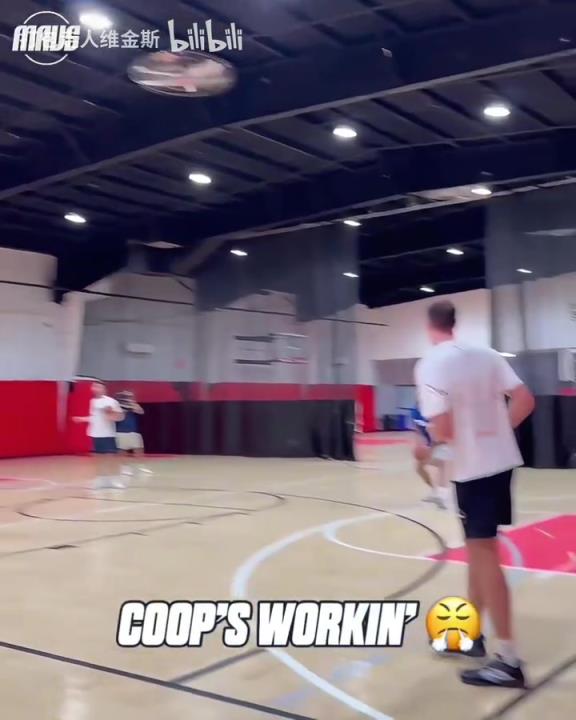 扎实的投篮技巧！弗拉格三分训练弹无虚发！