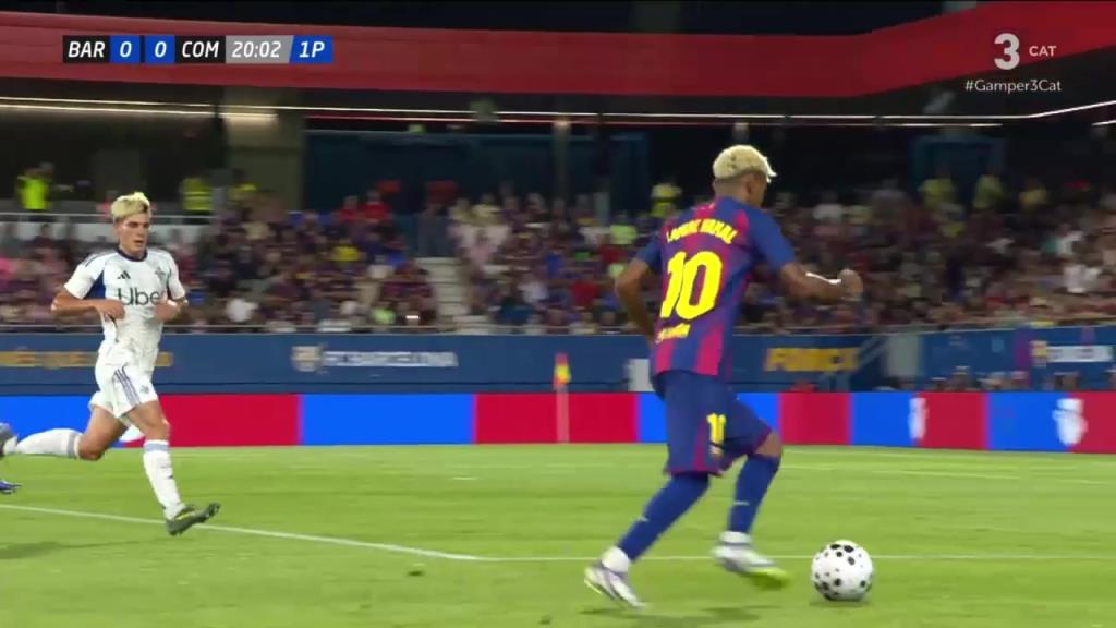 差之毫厘！亚马尔停球内切抽射偏出球门！