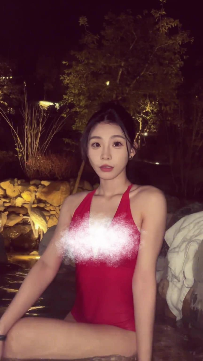 封烟了！蛮牛王增杰妻子晒泳装泡温泉视屏：不让发系列