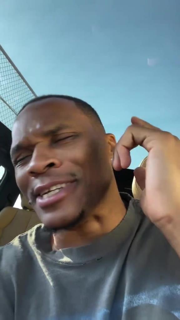 多才多艺大威少，威斯布鲁克说唱音乐，声色俱厉。