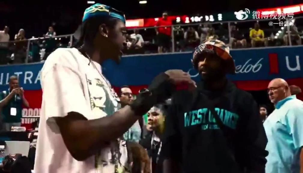 杰伦威和欧文聊自己手腕伤病的事，欧文：你每场都在接受注射吗？