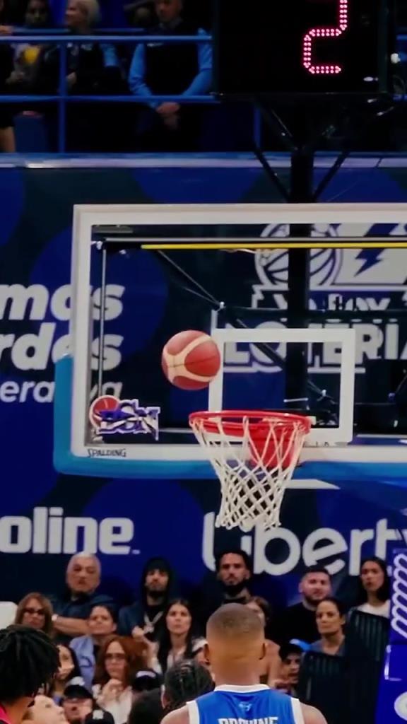 还是那个意大利炮！加里纳利率队夺冠荣获FMVP！