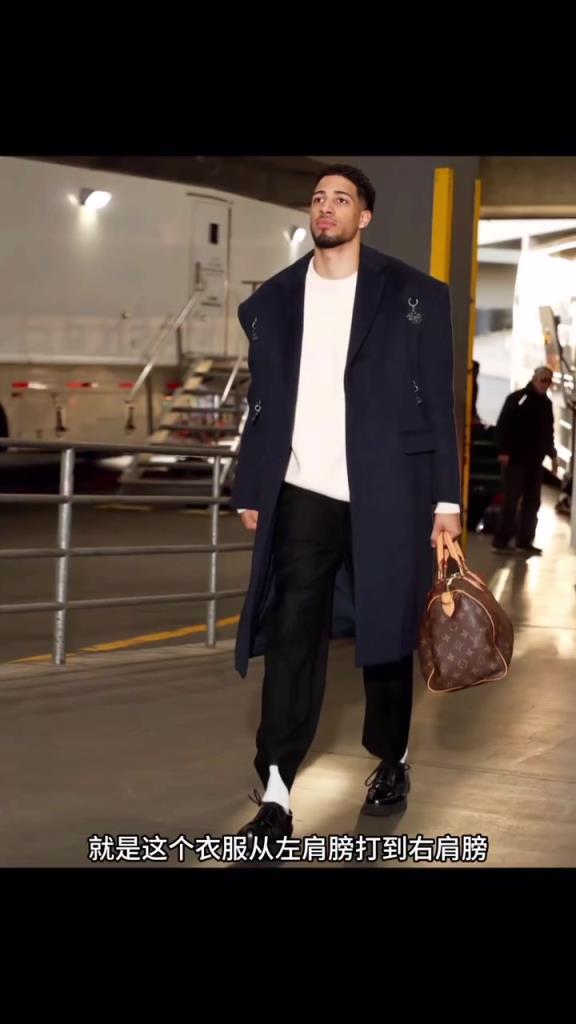 女博主锐评NBA球星们的穿搭！这届网友的图片依旧顶级！