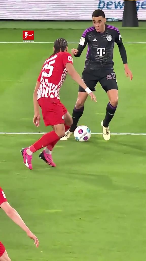 早日康复！回顾穆西亚拉此前的优雅操作！当艺术家跳起探戈！