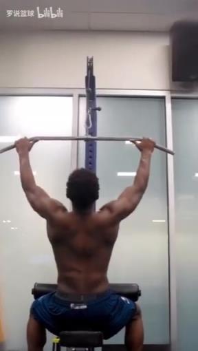 夏天没人会比我练得更多！爱德华兹休赛期训练合集！