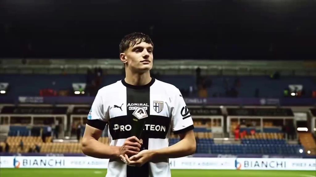 18岁的身体怪兽！利物浦新援带刀后卫来奥尼个人集锦！