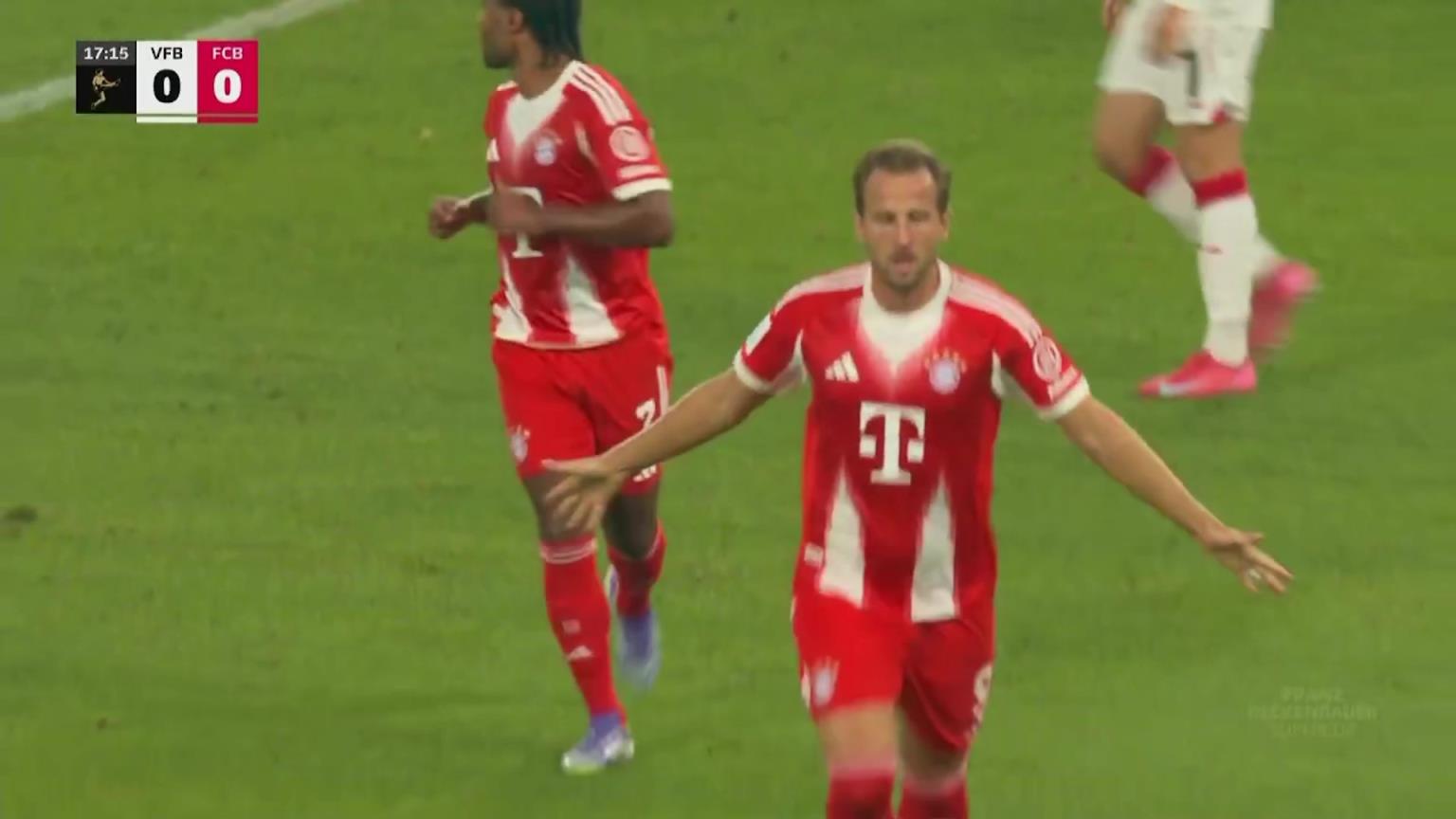 第二个冠军要来了？斯图加特球员解围失误，凯恩抽射破门