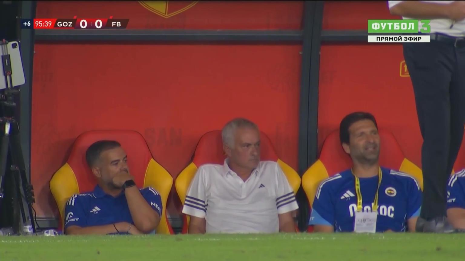 穆帅无语了！塔利斯卡连失绝杀机会，射失点球后面对空门离谱踢空