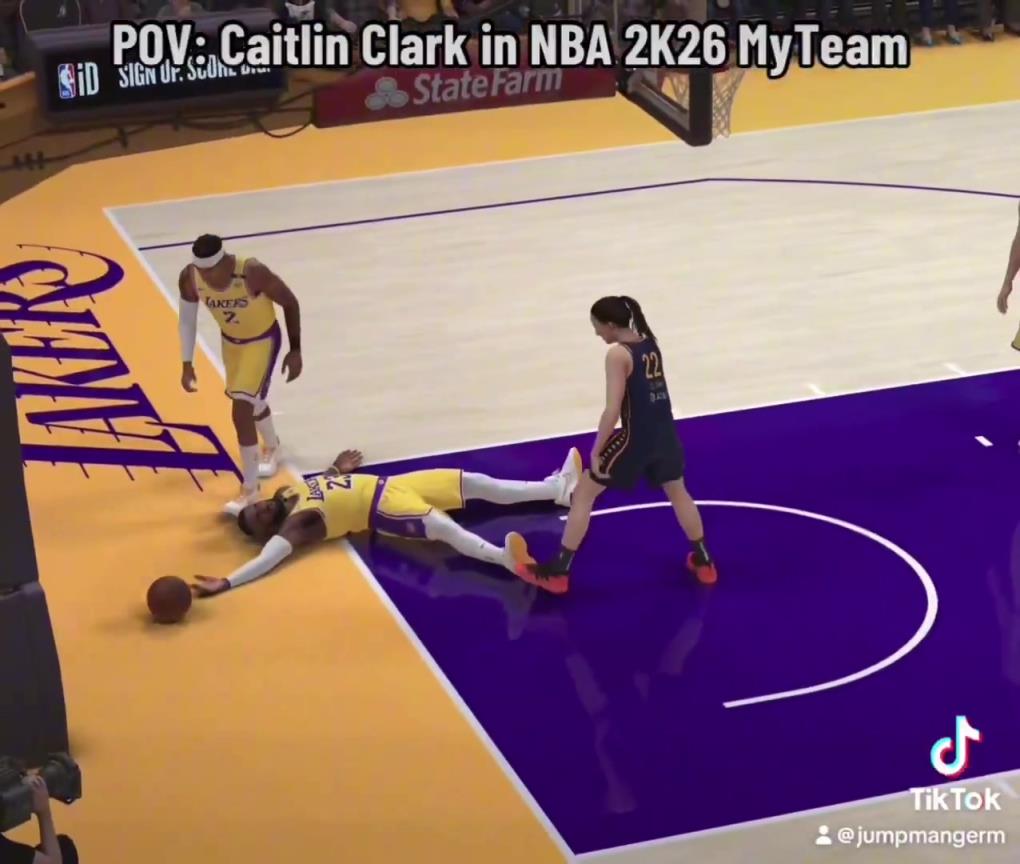 赶紧删了！2K26加入男女篮混战的效果？詹姆斯被克拉克隔扣