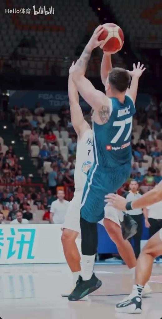 无解单打单挑一切防守！东契奇的节奏真是赏心悦目啊！