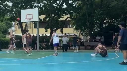 垫脚也能双撤步？这包是故意的啊！！