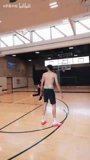 被长臂巨人笼罩了！普通人和切特单挑是什么感觉？