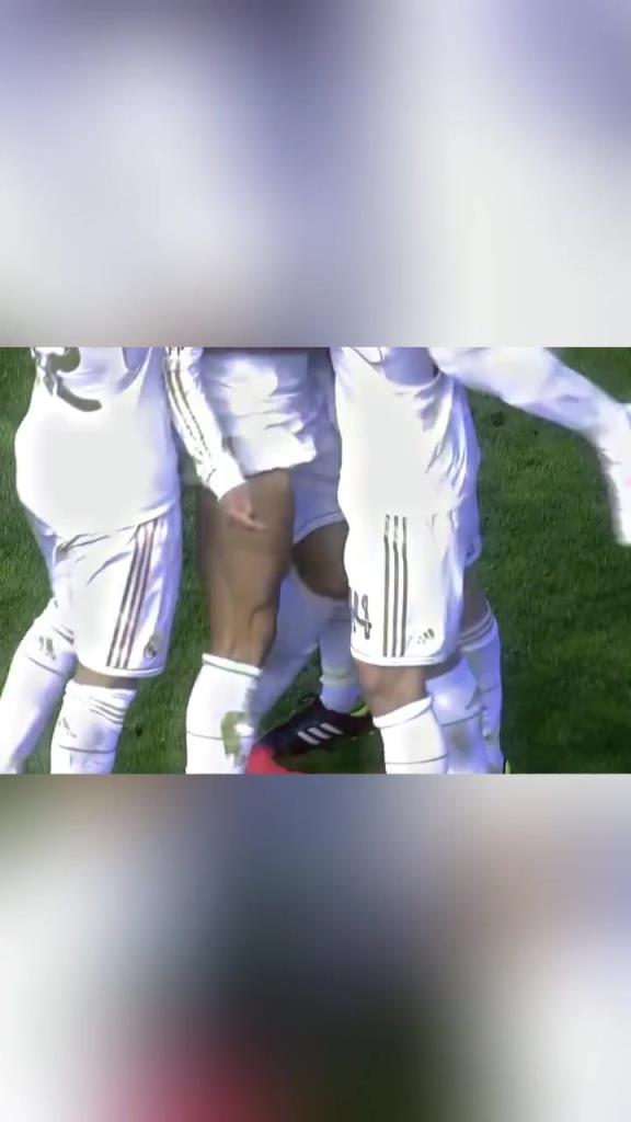 无敌金刚腿！C罗暴力世界波破门后展示大腿肌肉！