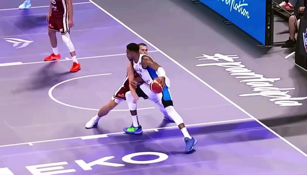 还没发力你就倒下了！字母哥热身赛15分钟暴砍25+10