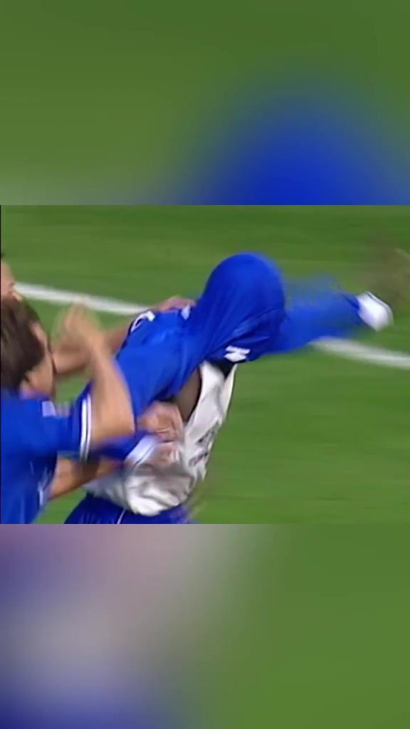 2夺英超金靴的蓝军传奇！哈塞尔巴因克的神来之笔！