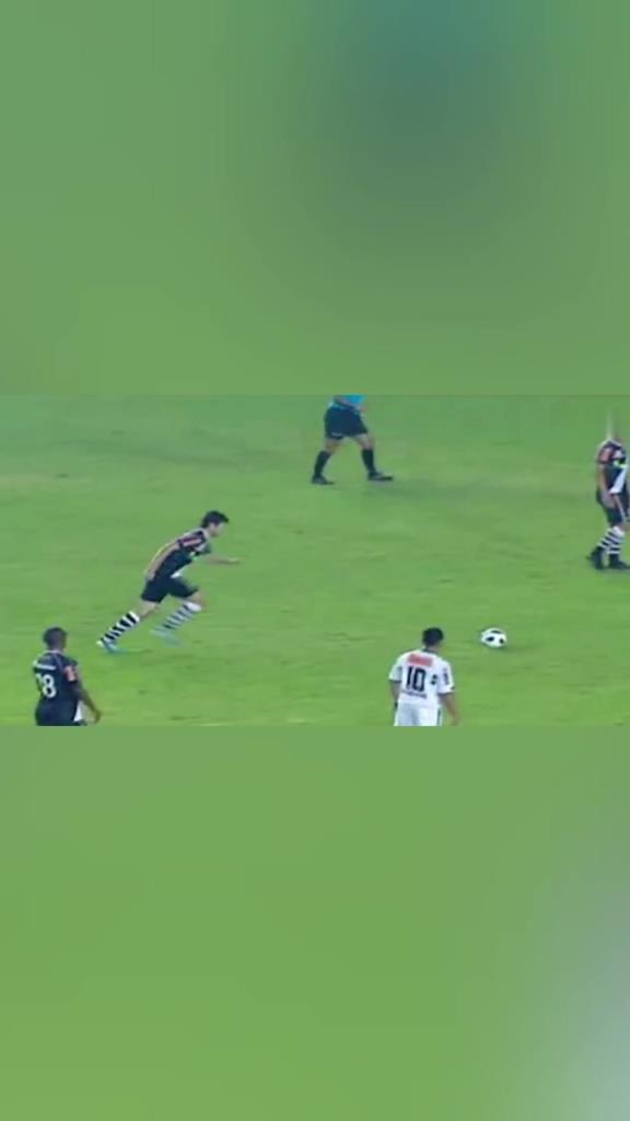 宇宙级任意球大师小儒尼尼奥！对手：我们宁愿给他罚点球！