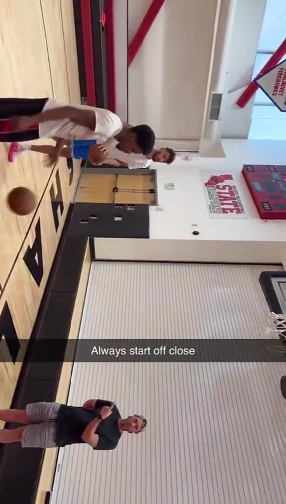 好像变快了一点！练习投篮的切特！