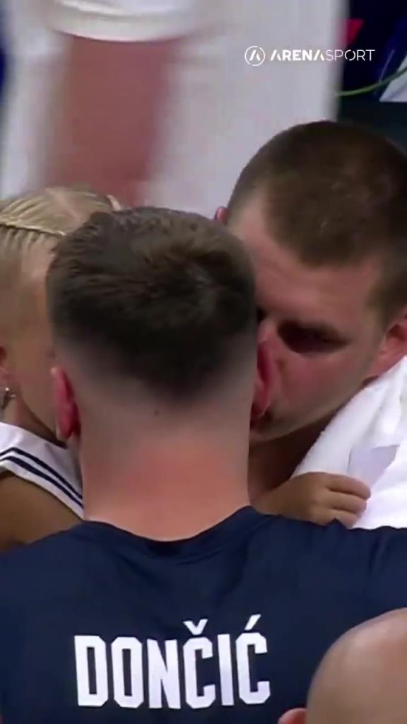 本来是一家人！塞尔维亚击败斯洛文尼亚 约基奇赛后亲吻东契奇