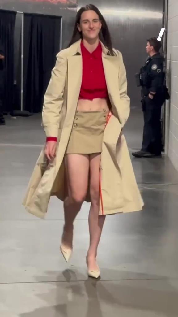 大长腿+高跟鞋！凯特琳-克拉克难得穿的这么有女人味