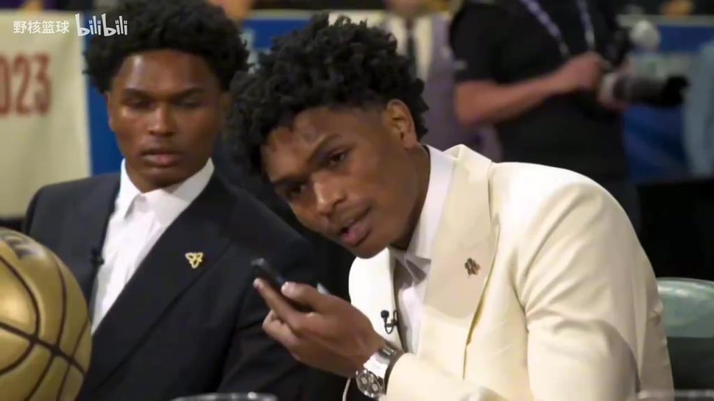 乌杜卡的嘴角压不住了！回顾阿门选秀加入火箭队的时刻！