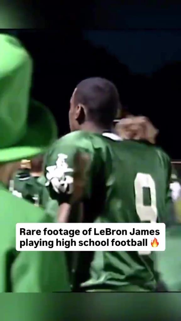 身体素质炸裂！罕见的小皇帝高中打橄榄球比赛的视频