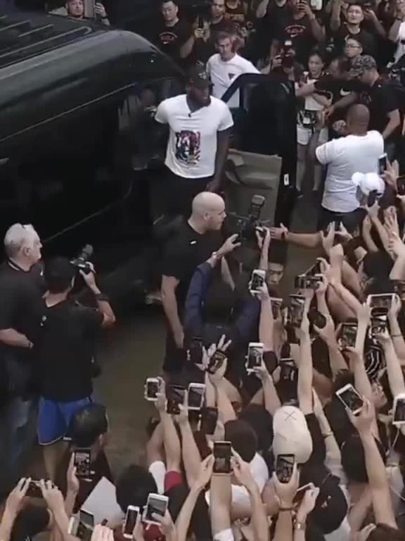 终于要来了！回顾18年詹姆斯中国行上海站盛况！这就是顶流！