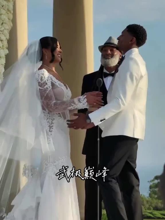 比尔与女友卡米娅大婚 杜兰特塔图姆等一众好友现身祝福~