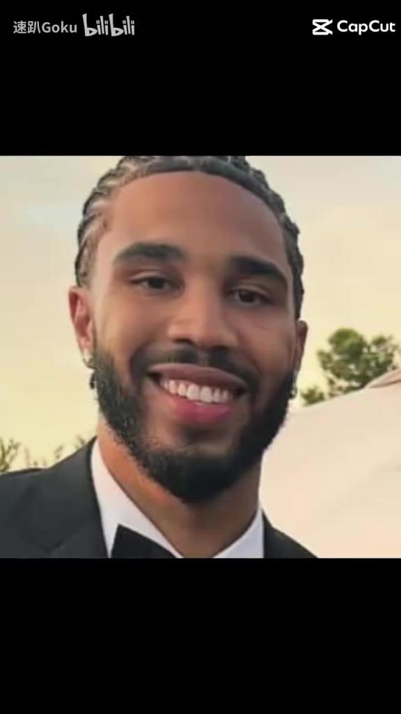 来参加好大哥的婚礼！塔图姆新发型亮相比尔婚礼！