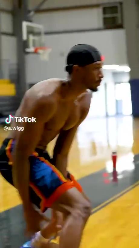 咋跟球队老大越来越像了呢？阿隆维金斯休赛期训练混剪！